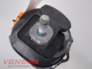 Engine mount from a BMW X5 (E70) xDrive 35d 3.0 24V 2009