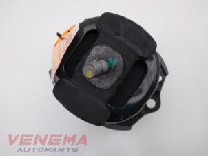 Engine mount from a BMW X5 (E70) xDrive 35d 3.0 24V 2009