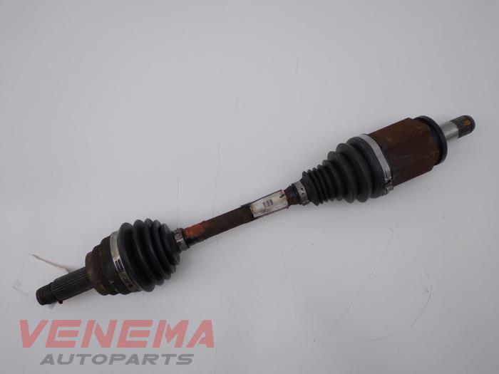 Front drive shaft, left from a BMW X5 (E70) xDrive 35d 3.0 24V 2009