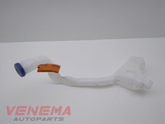 Front windscreen washer reservoir from a Citroën C4 Cactus (0B/0P) 1.2 PureTech 82 12V 2014