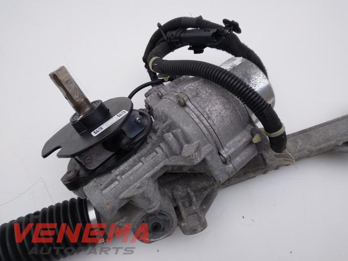 Power steering box from a Citroën C4 Cactus (0B/0P) 1.2 PureTech 82 12V 2014