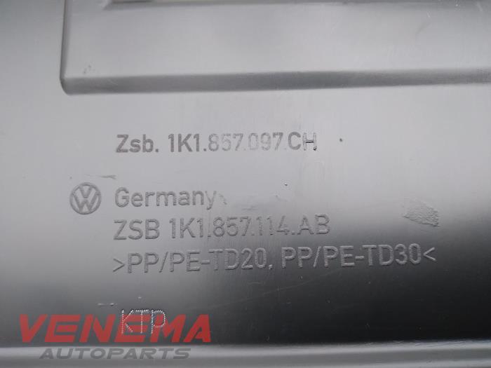 Handschuhfach van een Volkswagen Golf VI Cabrio (1K) 2.0 TDI 16V 2016