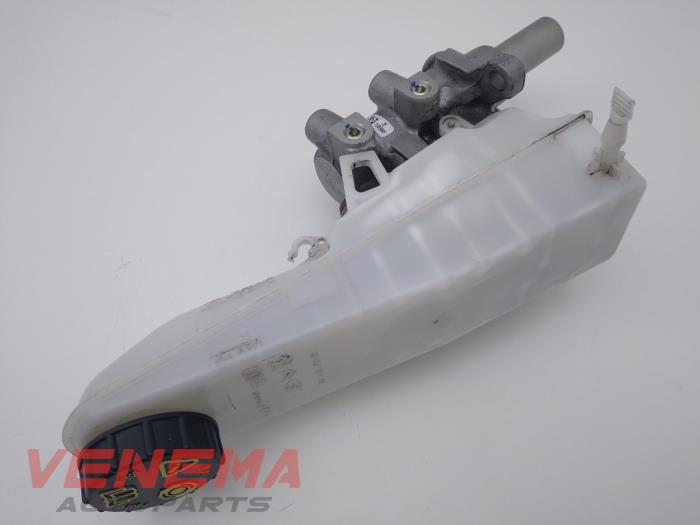 Used Master cylinder Opel Vivaro 2.0 CDTI 177 Price € 29,99 Margin scheme offered by Venema Autoparts