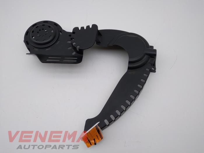 Usagé Couvercle de distribution Ford Fiesta 6 (JA8) 1.0 EcoBoost 12V 100 Prix € 14,99 Règlement à la marge proposé par Venema Autoparts