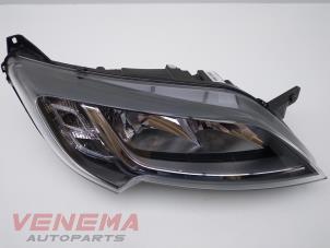 Used Headlight, right Peugeot Boxer (U9) 2.0 BlueHDi 130 Price € 199,99 Margin scheme offered by Venema Autoparts