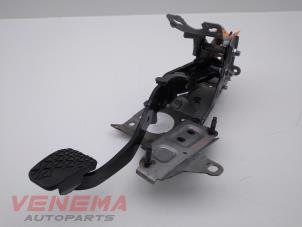 Używane Pedal hamulca Ford Fiesta 6 (JA8) 1.0 EcoBoost 12V 100 Cena € 39,99 Procedura marży oferowane przez Venema Autoparts
