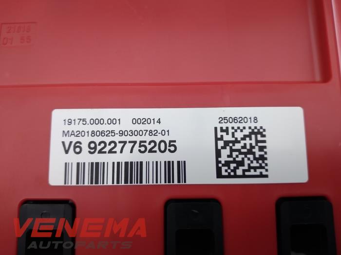 Stromverteiler van een BMW 1 serie (F20) 116i 1.5 12V 2018