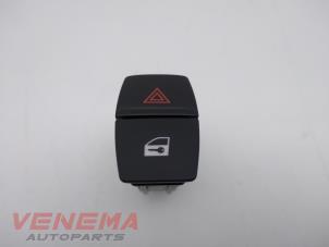 Used Panic lighting switch BMW 1 serie (F20) 116i 1.5 12V Price € 9,99 Margin scheme offered by Venema Autoparts