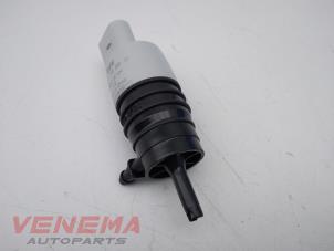 Used Windscreen washer pump BMW 1 serie (F20) 116i 1.5 12V Price € 9,99 Margin scheme offered by Venema Autoparts