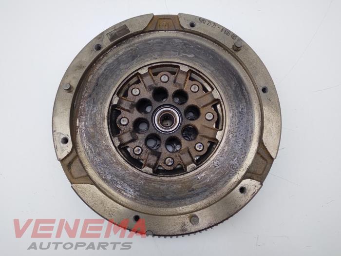 Dual mass flywheel from a BMW 1 serie (F20) 116i 1.5 12V 2018