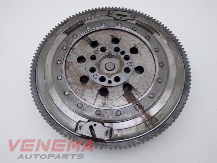 Dual mass flywheel from a BMW 1 serie (F20) 116i 1.5 12V 2018