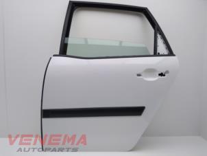 Używane Drzwi lewe tylne wersja 4-drzwiowa Citroen C4 Picasso (UD/UE/UF) 1.6 16V VTi 120 Cena € 99,99 Procedura marży oferowane przez Venema Autoparts