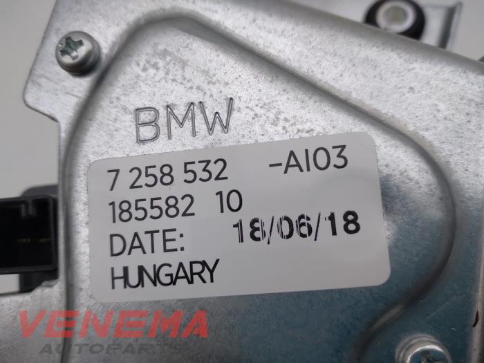 Moteur essuie-glace arrière d'un BMW 1 serie (F20) 116i 1.5 12V 2018
