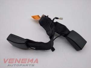 Used Rear seatbelt buckle, centre BMW 1 serie (F20) 116i 1.5 12V Price € 24,99 Margin scheme offered by Venema Autoparts