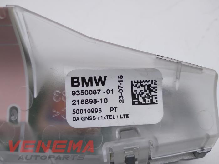 Antenne GPS d'un BMW 1 serie (F21) 118i 1.5 TwinPower 12V 2016