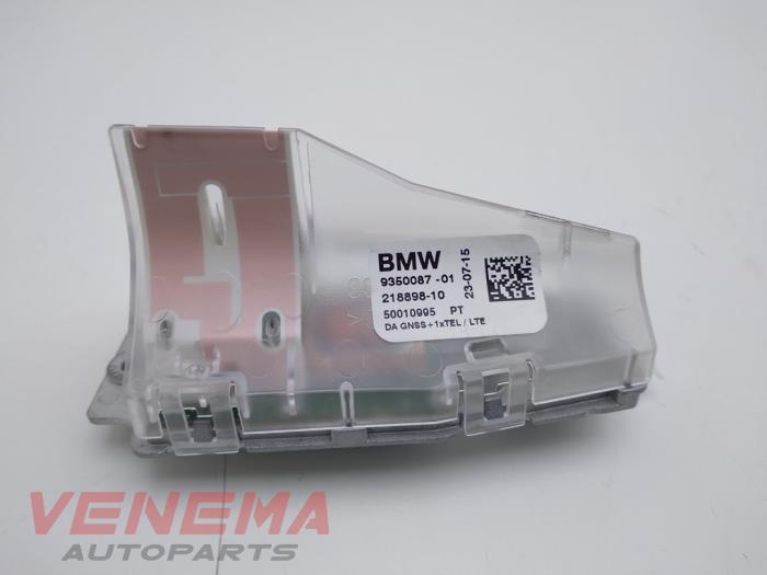 Antenne GPS d'un BMW 1 serie (F21) 118i 1.5 TwinPower 12V 2016