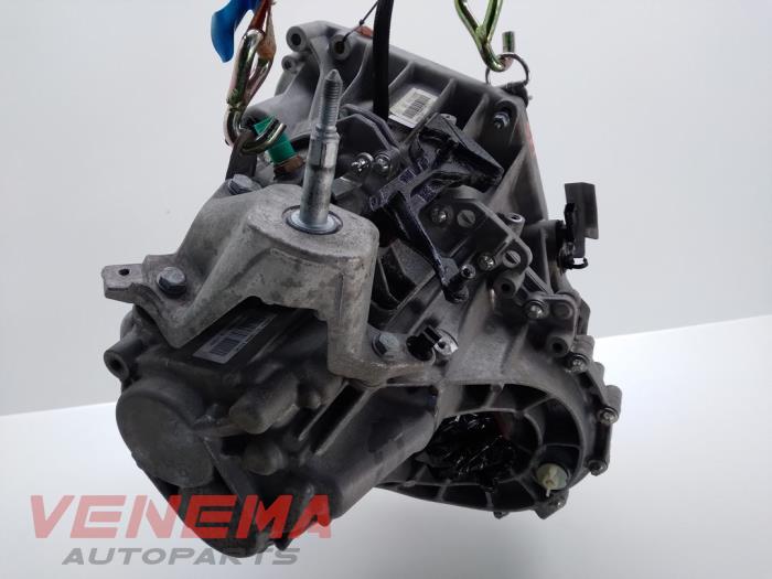 Getriebe van een Renault Megane IV (RFBB) 1.3 TCe 115 16V 2018