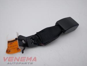 Used Rear seatbelt buckle, left BMW 1 serie (F21) 118i 1.5 TwinPower 12V Price € 14,99 Margin scheme offered by Venema Autoparts