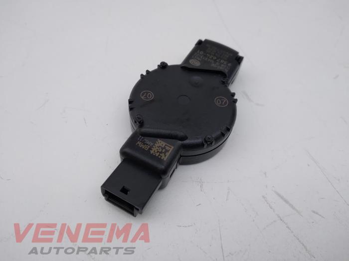 Begagnade Regnsensor BMW 1 serie (F21) 118i 1.5 TwinPower 12V Pris € 39,99 Marginaltabell erbjuds av Venema Autoparts