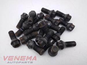 Used Set of wheel bolts BMW 1 serie (F21) 118i 1.5 TwinPower 12V Price € 24,99 Margin scheme offered by Venema Autoparts