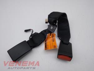Used Rear seatbelt buckle, centre BMW 1 serie (F21) 118i 1.5 TwinPower 12V Price € 24,99 Margin scheme offered by Venema Autoparts