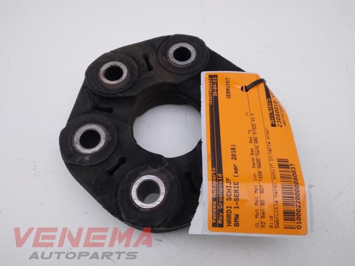 Używane Przegub walu BMW 1 serie (F21) 118i 1.5 TwinPower 12V Cena € 24,99 Procedura marży oferowane przez Venema Autoparts
