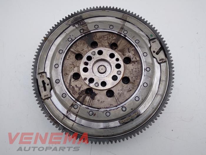 Dual mass flywheel from a BMW 1 serie (F21) 118i 1.5 TwinPower 12V 2016