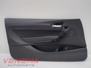 Używane Tapicerka drzwi lewych wersja 2-drzwiowa BMW 1 serie (F21) 118i 1.5 TwinPower 12V Cena € 49,99 Procedura marży oferowane przez Venema Autoparts