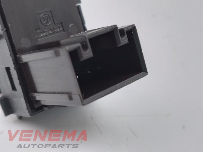 Electric window switch Seat Leon ST 1.4 TSI 16V 5G0959855R