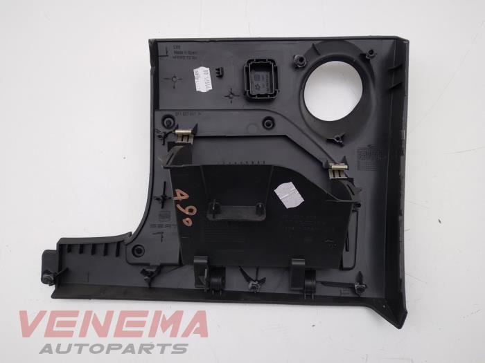 Dashboard part from a Seat Leon ST (5FF) 1.4 TSI 16V 2017