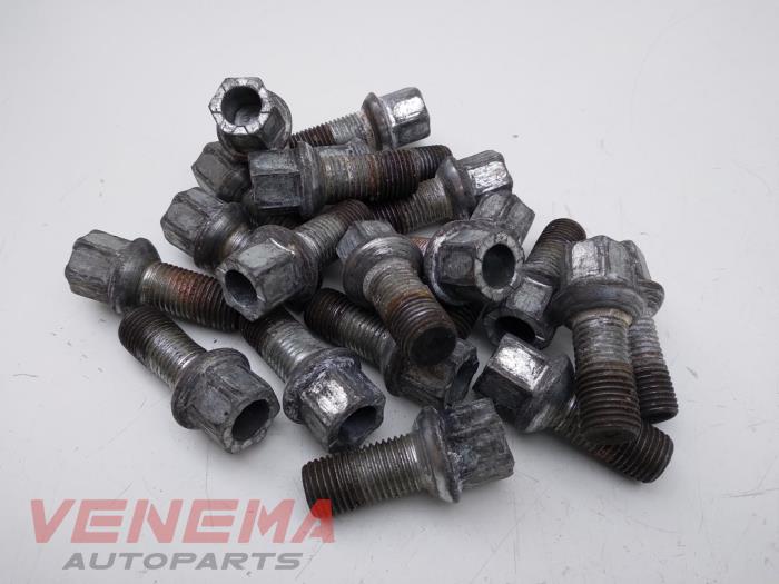 Set of wheel bolts from a Seat Leon ST (5FF) 1.4 TSI 16V 2017