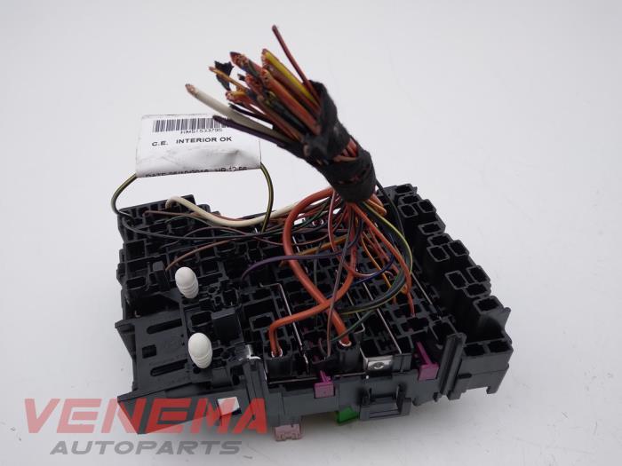 Fuse box from a Seat Leon ST (5FF) 1.4 TSI 16V 2017