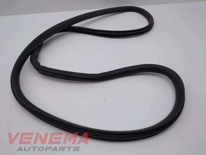 Front door seal 4-door, right from a Seat Leon ST (5FF) 1.4 TSI 16V 2017