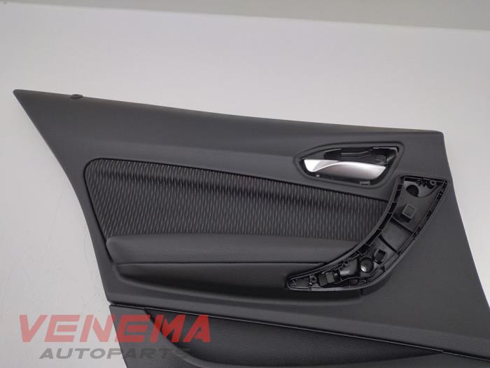 Revêtement portière 4portes arrière gauche d'un BMW 1 serie (F20) 116i 1.5 12V 2018