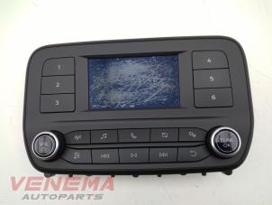 Usados Panel de control de radio Ford Fiesta 7 1.1 Ti-VCT 12V 85 Precio € 199,99 Norma de margen ofrecido por Venema Autoparts