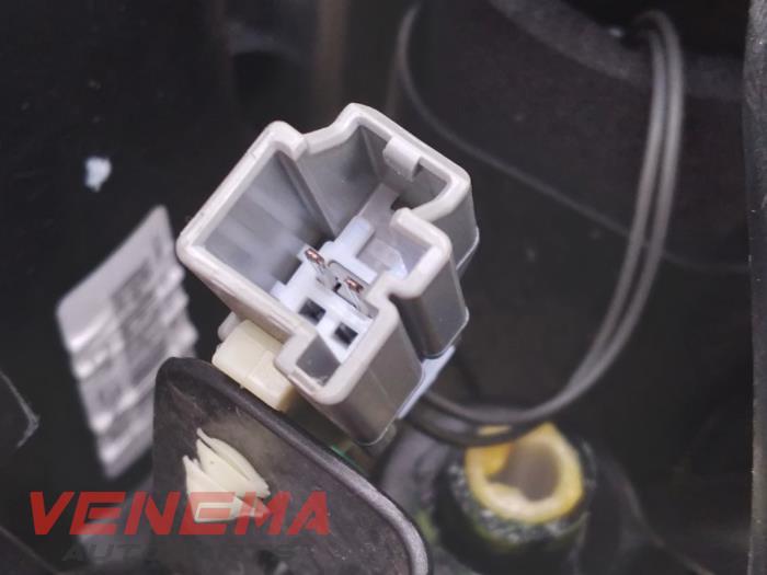Cuerpo de calefactor de un Ford Fiesta 7 1.1 Ti-VCT 12V 85 2018