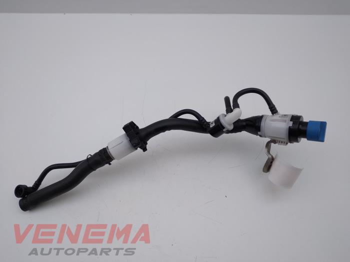 Gebrauchte Füllrohr adbluetank BMW X3 (G01) xDrive 20d 2.0 TwinPower Turbo 16V Preis € 59,99 Margenregelung angeboten von Venema Autoparts