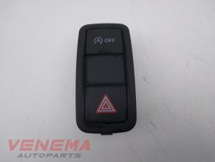 Usados Interruptor de luz de pánico Audi A1 Sportback (8XA/8XF) 1.0 TFSI Ultra 12V Precio € 19,99 Norma de margen ofrecido por Venema Autoparts