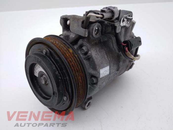 Usagé Pompe clim Mercedes A (W176) 1.6 A-180 16V Prix € 99,99 Règlement à la marge proposé par Venema Autoparts