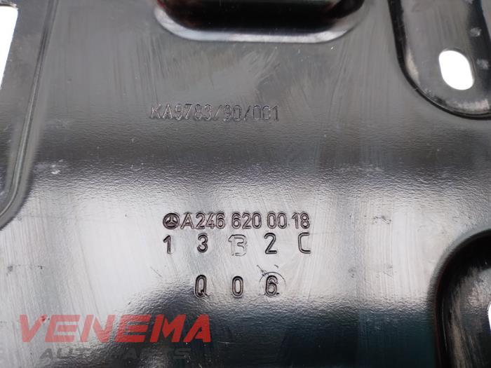 Boîtier de batterie d'un Mercedes-Benz A (W176) 1.6 A-180 16V 2014