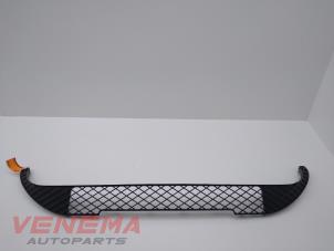 Used Bumper grille Mercedes A (W176) 1.6 A-180 16V Price € 24,99 Margin scheme offered by Venema Autoparts