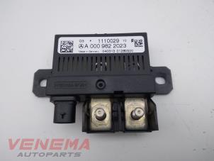 Used Relay Mercedes A (W176) 1.6 A-180 16V Price € 19,99 Margin scheme offered by Venema Autoparts