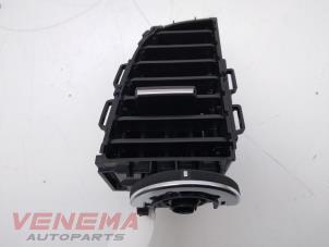 Used Dashboard vent Renault Megane IV (RFBB) 1.3 TCe 115 16V Price € 19,99 Margin scheme offered by Venema Autoparts