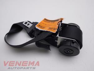 Used Rear seatbelt, left Landrover Discovery III (LAA/TAA) 2.7 TD V6 Price € 29,99 Margin scheme offered by Venema Autoparts