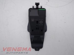 Gebrauchte ACC Sensor (Entfernung) Mazda CX-5 (KE,GH) 2.2 Skyactiv D 16V 4WD Preis € 39,99 Margenregelung angeboten von Venema Autoparts