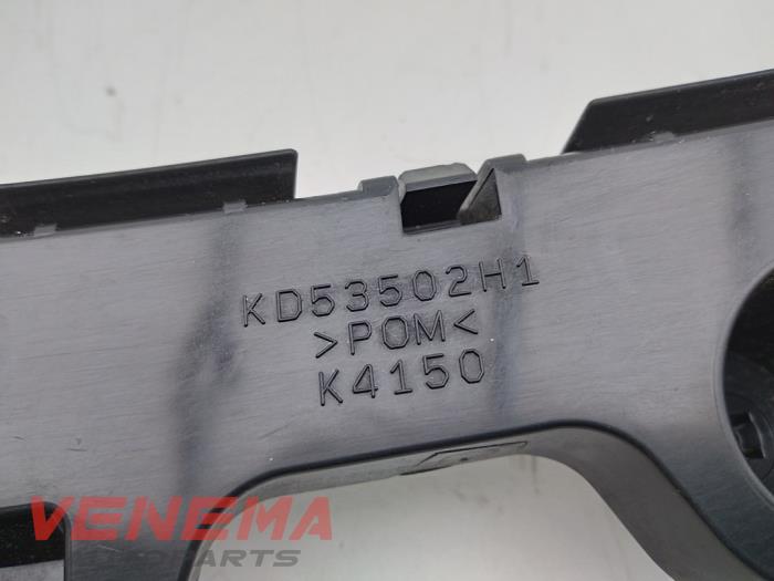 Rear bumper bracket, right from a Mazda CX-5 (KE,GH) 2.2 Skyactiv D 16V 4WD 2012