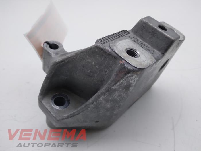 Gearbox mount from a Volkswagen Polo VI (AW1) 1.0 MPI 12V 2021