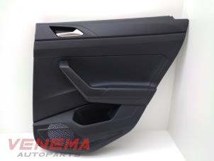 Używane Tapicerka drzwi prawych tylnych wersja 4-drzwiowa Volkswagen Polo VI (AW1) 1.0 MPI 12V Cena € 39,99 Procedura marży oferowane przez Venema Autoparts
