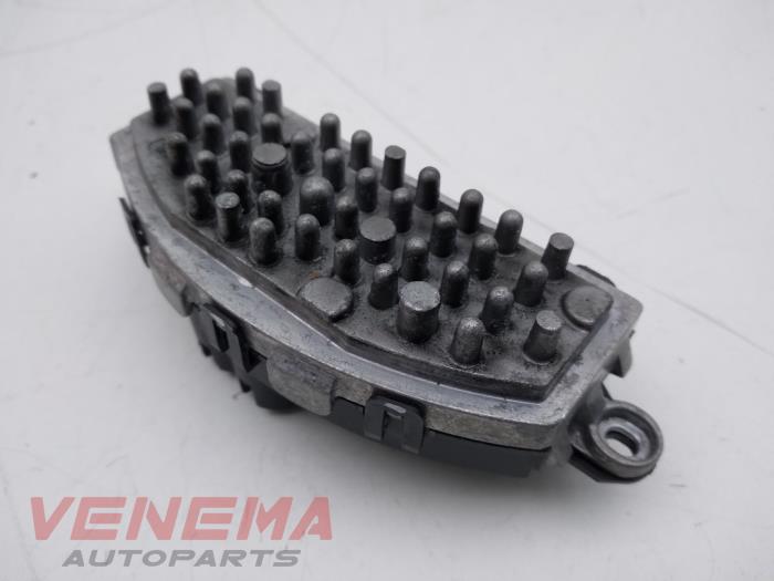 Heater resistor from a BMW 3 serie Touring (F31) 320d 2.0 16V 2015
