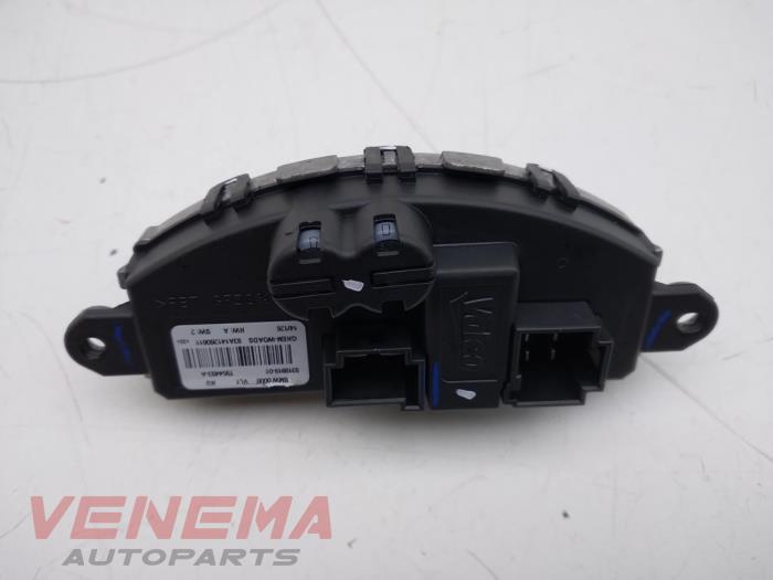 Heater resistor from a BMW 3 serie Touring (F31) 320d 2.0 16V 2015